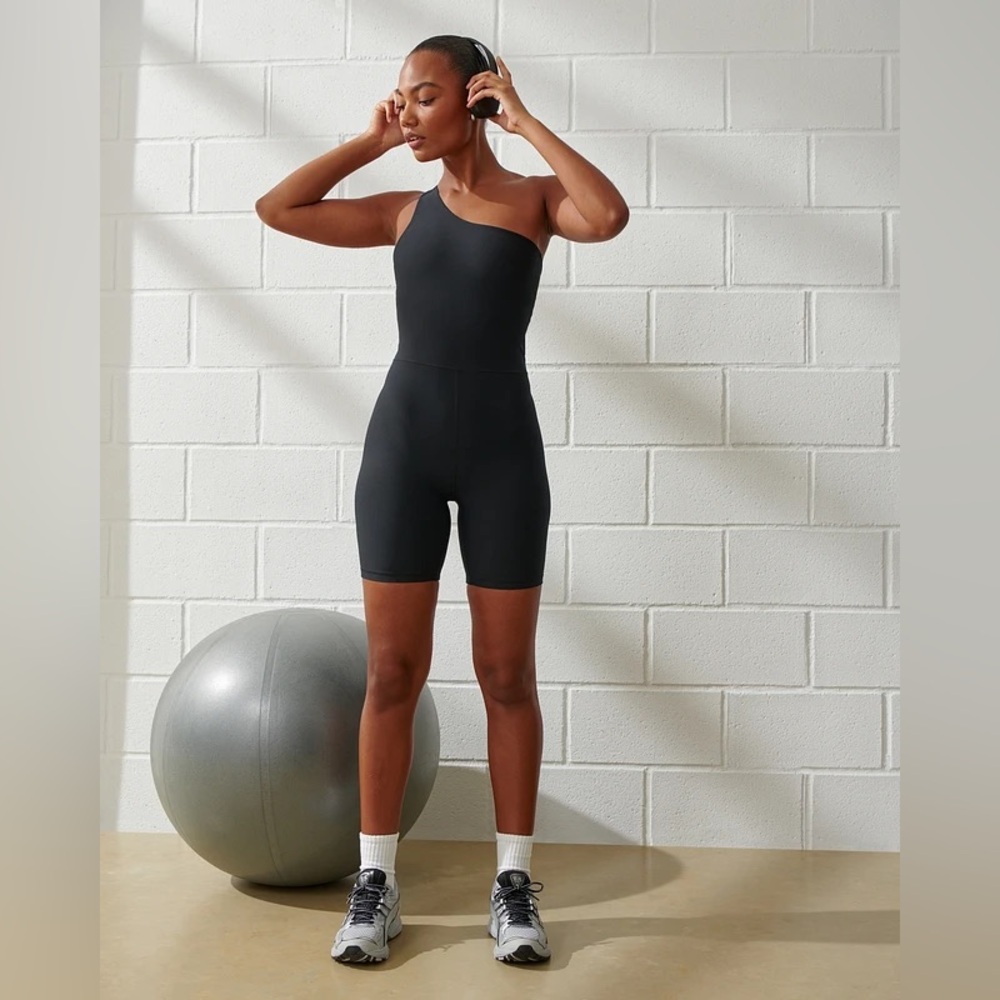 A&F YPB SCULPTLUX ONE SHOULDER STRAPPY BACK ONESIE ROMPER